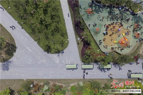 江蘇揚州古運河畔“長”出生態(tài)公園