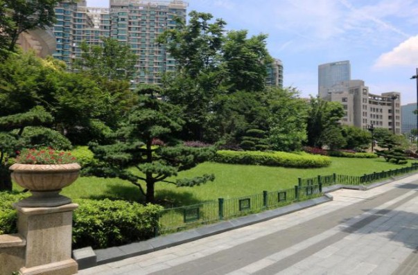 園冶杯專業(yè)獎：新塘路（新風(fēng)路-新業(yè)路）綜合整治工程景觀綠化Ⅰ標(biāo)段