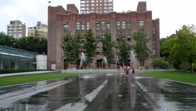 埃菲爾鐵塔周邊將改造為大花園，由哪位大師設(shè)計(jì)？