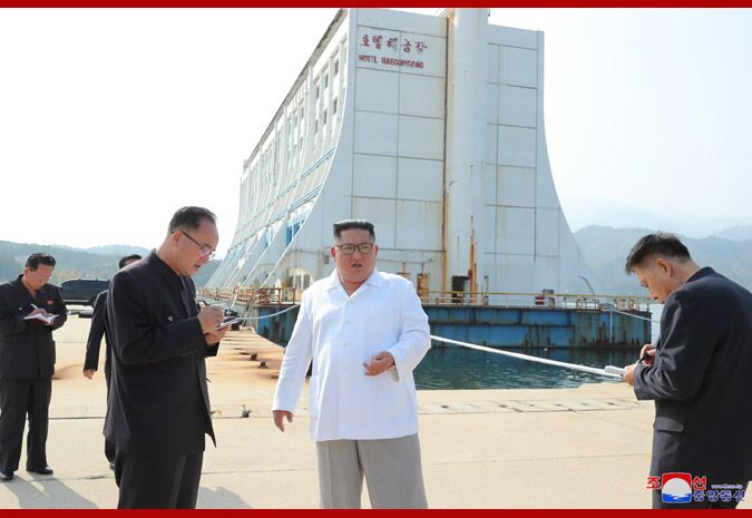 金正恩視察金剛山 批評建筑沒體現(xiàn)民族性